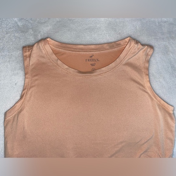 Freely woman’s Solid Sleeveless Top, Coral - Picture 4 of 10